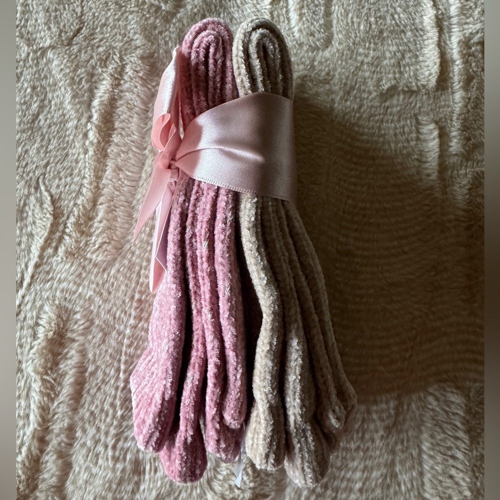 VENUS Two Pair Soft Velour Sock Set - Picture 3 of 4